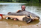 Jogador do Atlético-MG aproveita folga e pesca peixe gigante; veja vídeo - Reprodução/Instagram @nathan10