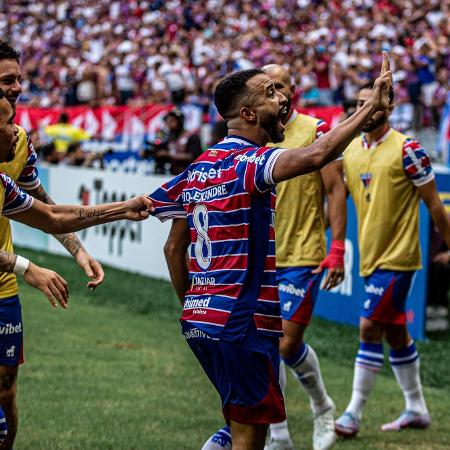 Caio Alexandre, do Fortaleza, comemora gol em clássico contra o Ceará - Lucas Emanuel/AGIF