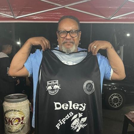 Derley Fabiano, comerciante que vende lanches nos arredores do estádio do Bragantino