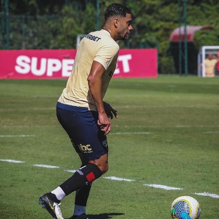 Wellington Rato durante treinamento com São Paulo