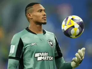 Manchester United e Tottenham entram na disputa por John, do Botafogo