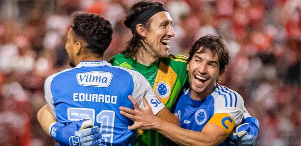 Cassio se destaca e Cruzeiro avança para as quartas de final.