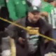 Torcedor do Atlético Nacional faz gestos racistas a são-paulinos durante jogo