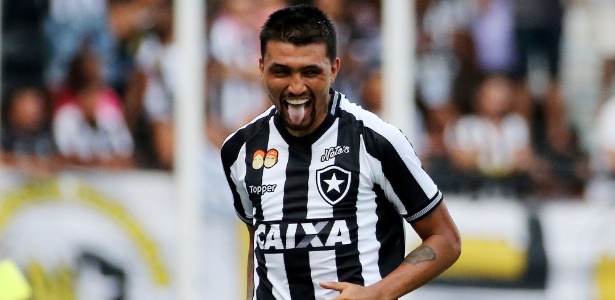Kieza comemora gol pelo Botafogo; falta de gols é principal preocupação do time - REUTERS/Sergio Moraes