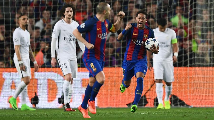 Neymar comemora após gol do Barcelona contra o PSG pela Liga dos Campeões - Laurence Griffiths/Getty Images