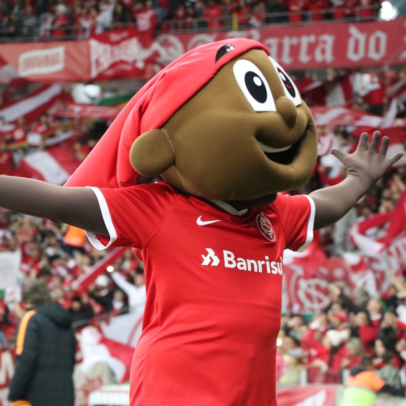 A Gazeta  'La'SUS': mascote da Copa ganha versão capixaba em posto de  saúde no ES