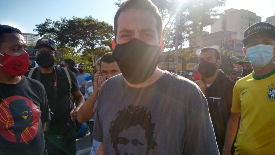 Guilherme Boulos em ato pela democracia em São Paulo - Adriano Wilkson/UOL