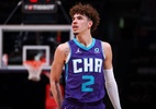 LaMelo Ball, do Charlotte Hornets, leva prêmio de calouro do ano na NBA