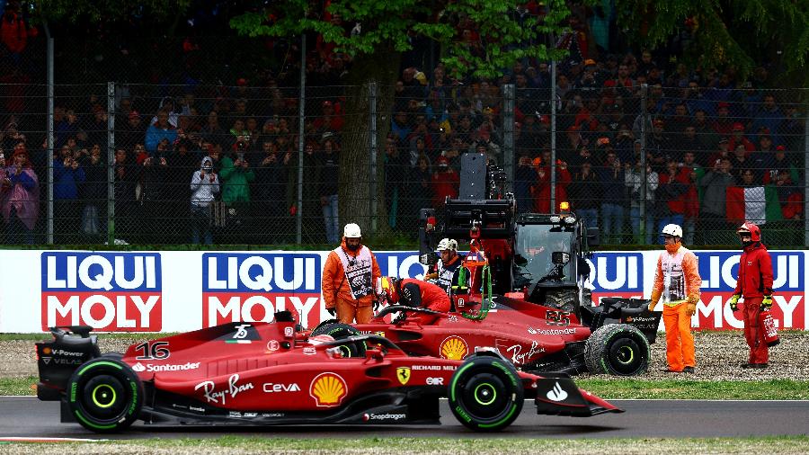 Carlos Sainz abandonou, enquanto Charles Leclerc rodou e acabou fora do pódio - Mark Thompson/Getty Images