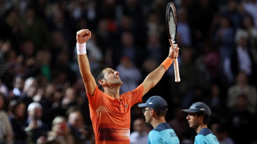 Novak Djokovic vibra com milésima vitória de sua carreira no tênis - Julian Finney/Getty Images