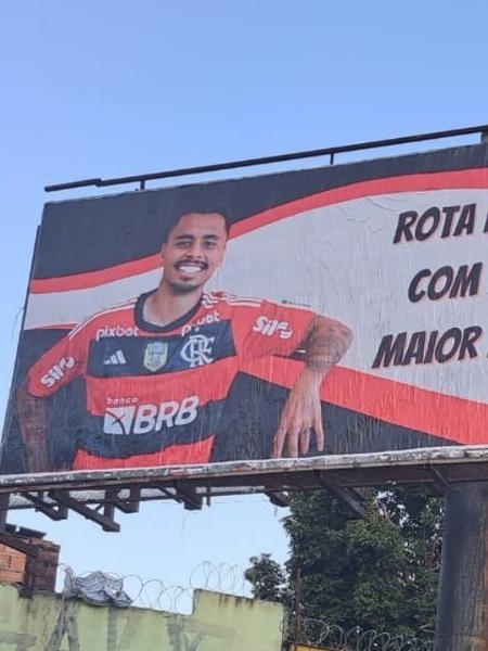 Torcida do Flamengo provoca Atlético-MG com outdoor de Allan - Reprodução