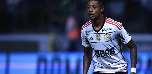 Flamengo mantém Bruno Henrique na equipe para partida contra Cruzeiro.