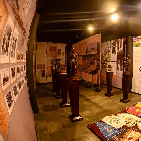 Exposição na sede náutica do Vasco, na Lagoa