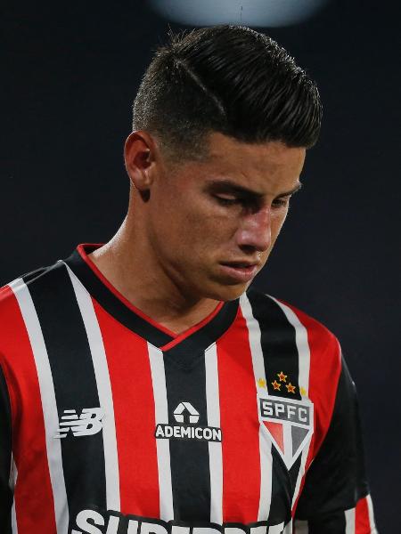James Rodriguez no jogo do São Paulo contra o Talleres, pela Libertadores