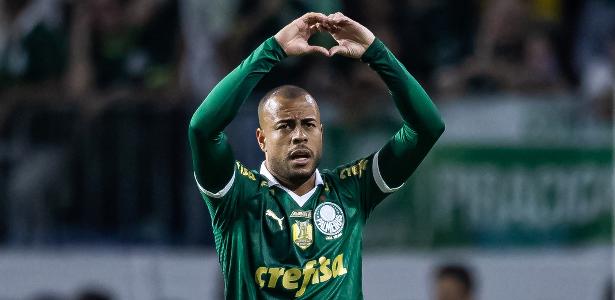 Mayke volta a treinar no gramado e pode reforçar o Palmeiras na Libertadores