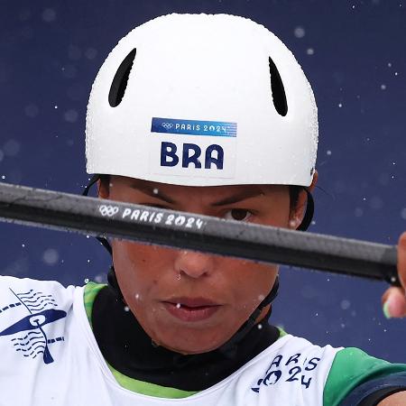 A brasileira Ana Satila durante prova da canoagem Slalom nas Olimpíadas de Paris