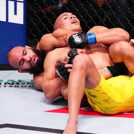 Matheus Camilo foi finalizado por Gabe Green no 2º round do UFC Vegas 106 - Reprodução/X @ufc