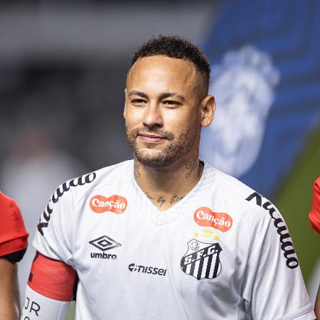Neymar tem contrato com o Santos até o fim de junho Neymar tem contrato com o Santos até o fim de junho