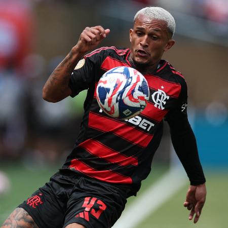 Wesley em ação durante jogo entre Flamengo e Chelsea no Mundial Wesley em ação durante jogo entre Flamengo e Chelsea no Mundial
