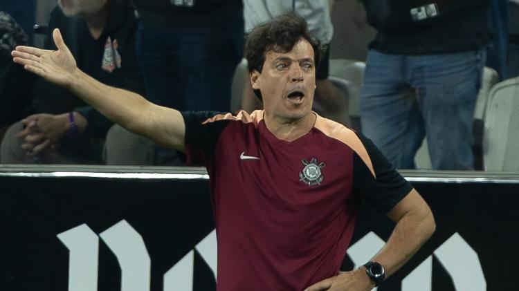 Fernando Diniz, técnico do Corinthians, durante partida contra o Cruzeiro, pelo Brasileirão