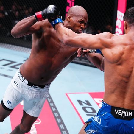 Ufc Flash Sob vaias dos fãs, Michael Page supera Ruziboev em luta morna no UFC Paris