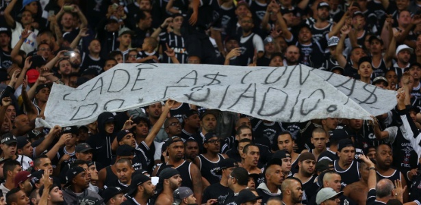 Protesto feito pela Gaviões durante jogo do Corinthians no Paulistão  - MIGUEL SCHINCARIOL/ESTADÃO CONTEÚDO