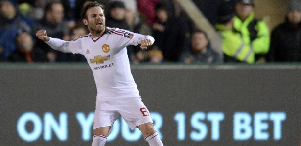 Juan Mata marcou um dos gols do United na vitória sobre o Shrewsbury  - Oli Scarff/AFP Photo