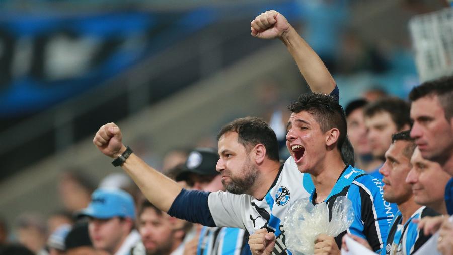 Torcedores do Grêmio poderão ocupar boa parte do estádio do Caxias na decisão do turno - REUTERS/Diego Vara