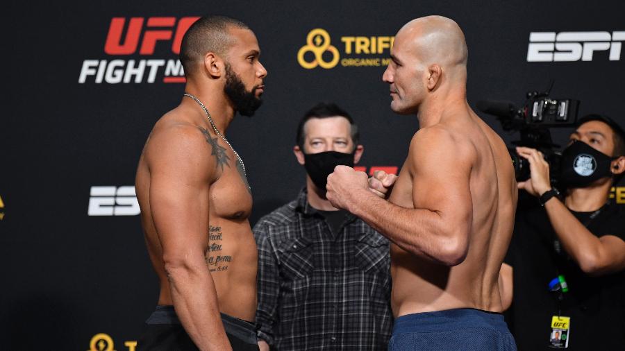 Thiago "Marreta" dos Santos e Glover Teixeira em encarada antes do UFC Las Vegas 13  - Jeff Bottari/Zuffa LLC