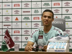Fluminense: clube português faz oferta de empréstimo por Calegari