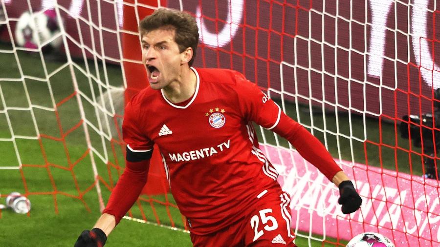 Thomas Muller comemora gol do Bayern de Munique - REUTERS/Alexander Hassenstein