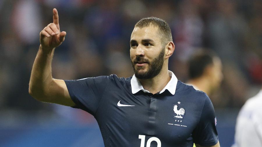 Benzema se machuca e perderá estreia, diz imprensa da França