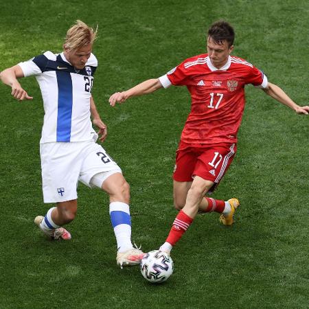Rússia em campo contra a Finlândia pela Eurocopa em 2021 - ANTON VAGANOV / POOL / AFP
