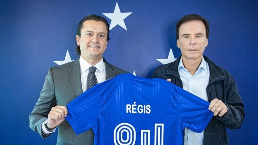 Sérgio Santos Rodrigues, presidente do Cruzeiro, ao lado do empresário Regis Campos - Cruzeiro