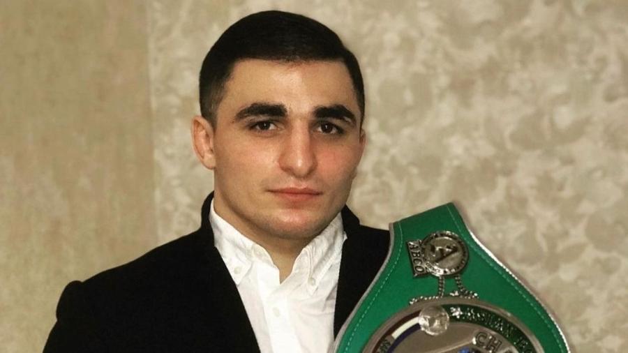 O russo Arrest Sahakyan lutava contra o conterrâneo Igor Semernin quando sofreu golpe que o deixou em coma - Reprodução/Instagram