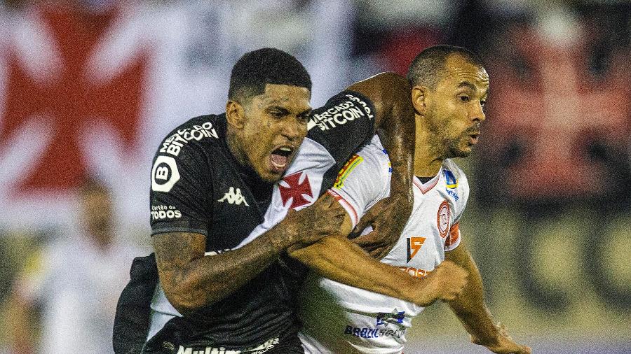 Vasco e Grêmio empataram pela série B em jogo de muitas faltas e