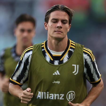 Nicolo Fagioli em aquecimento durante partida da Juventus