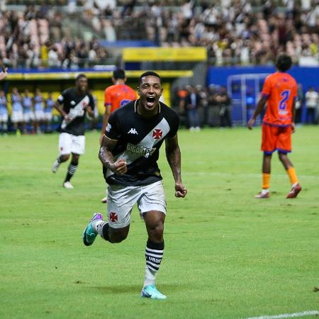 David, do Vasco, celebra gol contra o Audax-RJ, em duelo pelo Carioca