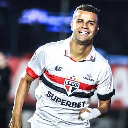 Alisson comemora gol em São Paulo x Criciúma
