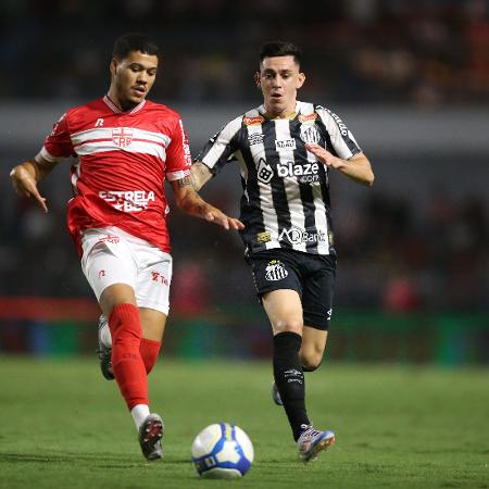 CRB e Santos durante partida da Série B do Campeonato Brasileiro - Marlon Costa/AGIF