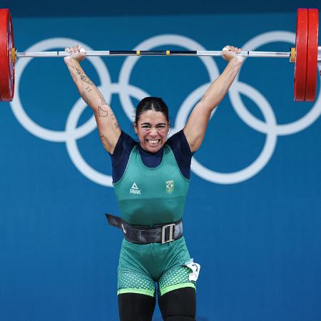 Amanda Schott na final do levantamento de peso