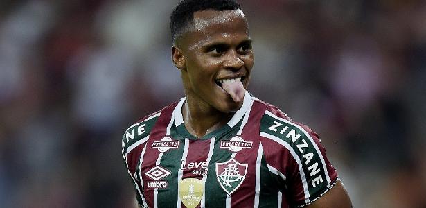 Torcida do Fluminense revive créu em triunfo sobre o Flamengo.
