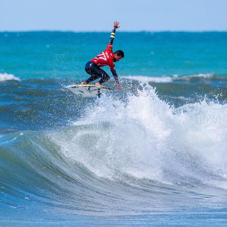Filipe Toledo durante a etapa de Portugal