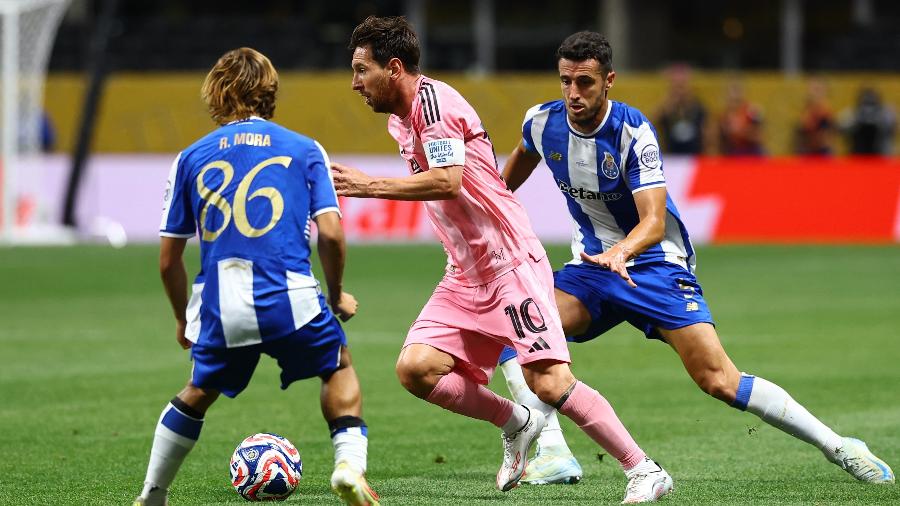 Messi em ação durante jogo entre Inter Miami e Porto no Mundial