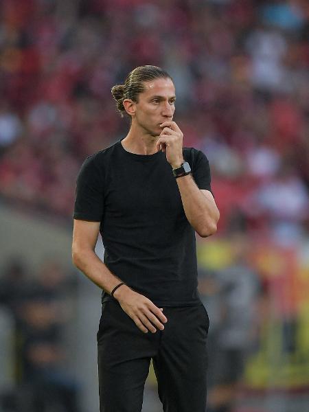 Filipe Luís comanda o Flamengo em vitória contra o São Paulo no Maracanã Filipe Luís comanda o Flamengo em vitória contra o São Paulo no Maracanã