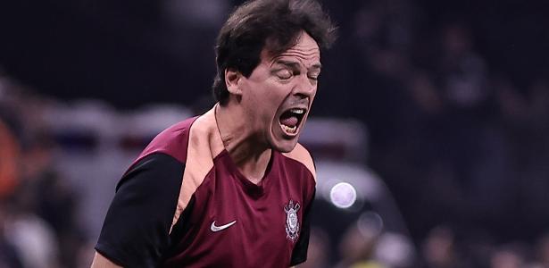 Faraldo: Diniz entende DNA do Corinthians e urgência por resultados