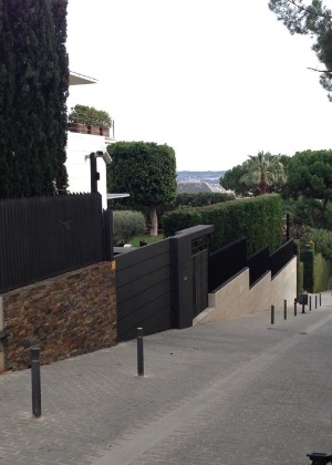 A casa de Neymar é vigiada por várias câmeras e pertence a um empresário de Barcelona - UOL Esporte - UOL Esporte