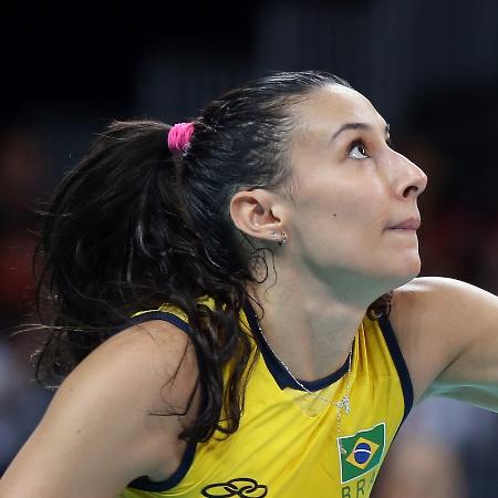 Sheilla Castro, ex-jogadora de vôlei, deixou treinos da seleção