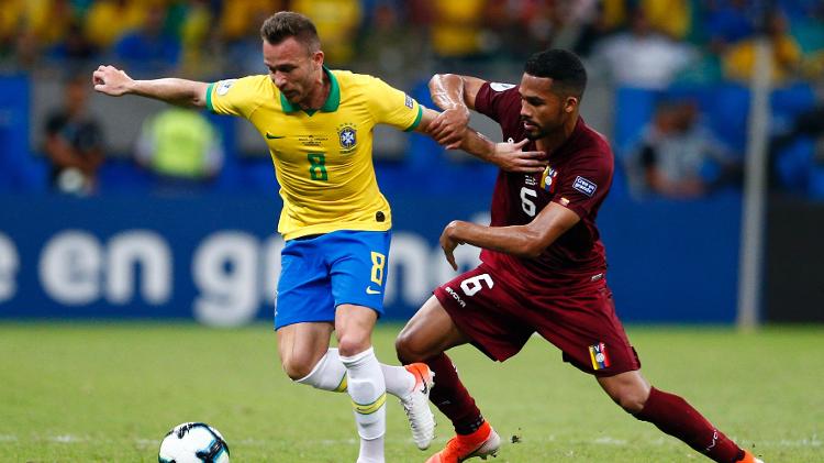 Arthur contra Venezuela - Thiago Calil/AGIF - Thiago Calil/AGIF