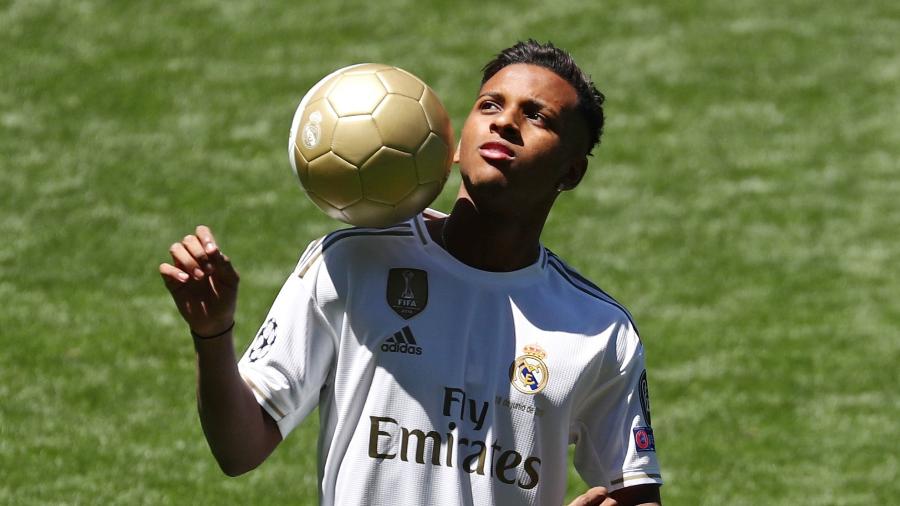 Rodrygo durante apresentação no Real Madrid; brasileiro não deve ser emprestado pelo clube - Sergio Perez/Reuters